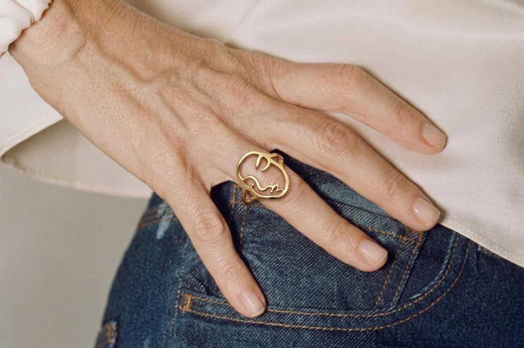 Portrait Ring